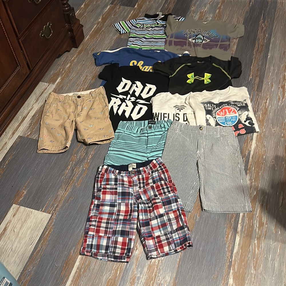 summer Bundle various brands qty 7 SZ  7/8 short sleeve tops. 4 size 8 shorts.